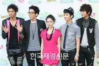 2AM, 최아라 ‘2009 Mnet 20’s Choice’에 함께 참석한 이유?