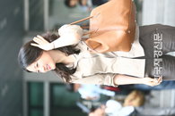 [JK포토] 첫 공식발표한 이영애 ‘왼손에 참깨 다이아 반지가’