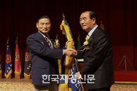 [JK포토] 향군회기를 이어받는 박세환 신임 회장