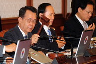 한승수 총리, 국무회의 주재