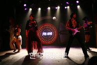 [JK포토] 게이바 마담 역 김기수, 요염한 자태 뽐내며~