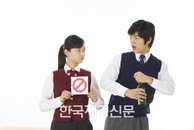 일찍 마신 술, 알코올 중독으로 이어진다