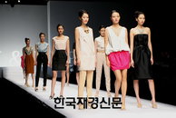 [JK포토] 서울패션위크, 모델의 여신 포스