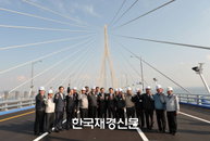 국내최장 인천대교 개통식 참석한 이명박 대통령