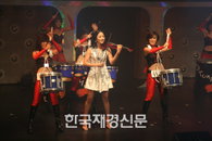 국내 유일 여성 타악퍼포먼스 그룹 '드럼캣' 콘서트 개최 큰 인기!