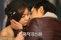 ‘미남이시네요’ 장근석-유이 키스신 화제! “키스하는 척하는 낚시질(?)일 거다?!”
