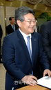 민유성 회장 “외환銀 인수 관심있다”