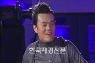 박진영 깜짝 발언, “CEO 자리 그만두고, 내년 7월에 세계 여행갈 예정”