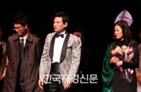 ‘웨딩싱어’ 황정민, 실제 프러포즈 도우미로 나서다?!
