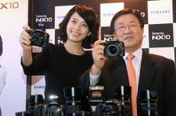 삼성 신개념 전략 카메라 ‘NX10’ 출시로 디카시장 공략