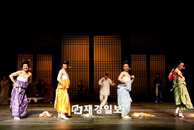 10주년 기념 특별공연 연극 <이> 막공 임박!