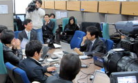 스폰서 검사 의혹…현직검사 첫 소환조사