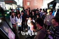 '2010 상하이 엑스포' 서울관…관람객의 시선 사로잡아