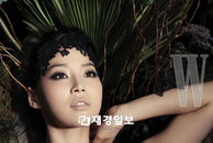 한지혜, 클래식 명화 속 뮤즈 변신 ‘몽환적 숲속의 여신’
