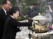 한명숙 후보, 故김대중 대통령 묘역 참배