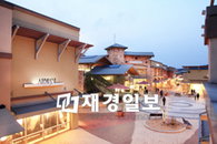 바캉스 시즌 맞아 유통업체 바겐세일 한창