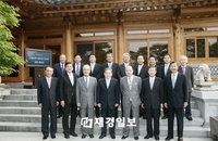 전경련·경총 회장직‘空席’ …재계,리더쉽 부재 우려 높아