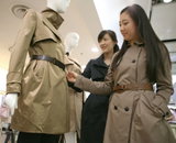 [포토]AK플라자, 가을 트렌치코트 제안