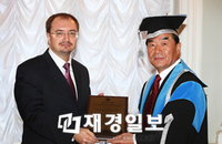 이기수 고려대 총장, 러 대학 명예법학박사학위
