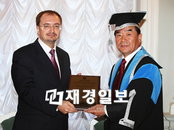 이기수 고려대 총장, 러 대학 명예법학박사학위