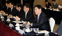 최경환 장관 "연내 스마트TV산업 발전전략 계획 수립"