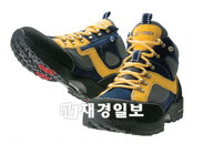 일본브랜드 요넥스, 아웃도어 멀티슈즈 ‘트레일 워킹화' 출시'