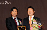 [JK포토]"2010 소비자 권익증진 경영대상" 사회책임경영 부문 유진크레베스(주) 수상