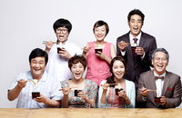 코믹연기라면 '내가 제일 잘 나가!' 김진수 합류! 런칭 1주년 맞는 <너와 함께라면>