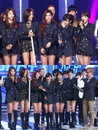 티아라, 공중파 1위 공약 '지하철 타기'에 이어 직접 떡 선물 '훈훈'