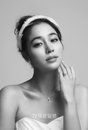스톤헨지, 단아한 매력 이민정 모델 발탁