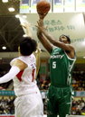 '벤슨 25점 19R' 동부, 72-66 오리온스 꺾고 3연승 행진