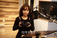 리틀한예슬 윤선경, 녹음실 인증샷 근황 공개 화제