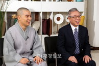 종교계 트위터 스타 혜민 스님, 조정민 목사의 20대를 위한 소통과 화합의 메시지