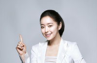 홍수아, 멀츠 코리아 칼슘 필러 래디어스 모델 발탁