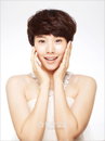 하루 딱 10분 ‘페이스 요가’로 지친 피부 맑고 생기있게
