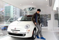 크라이슬러, 피아트 홍보대사에 가수 윤건 선정