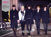 NU’EST 새 앨범 자켓 사진 공개, 고독한 미소년에 ‘팬心 일렁’