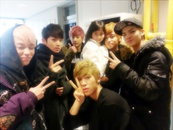 틴탑, ‘7번방의 선물’ 아역배우 갈소원과 인증샷 “삼촌 미소”