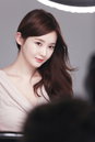 강민경 뽀얀 모찌피부 과시, 인형이 ‘살아있네~’