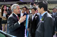 한국지엠, 김문수 도지사 '서울 모터쇼' 방문