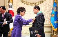 토니모리 배해동 회장, 은탑산업훈장 받아