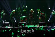 B.A.P, 싱가포르 뜨겁게 달궜다! 단독콘서트 마치고 오늘 ‘Badman’ 첫 선!