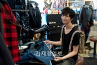 강철웅, 훈훈 데님핏으로 女心 올킬! 남다른 모델 포스 시선압도!