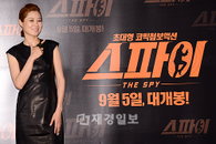 [JK포토]문소리, '스파이'서 남편이 최고의 스파이라는 걸 전혀 모르는 안영희로 나와요~