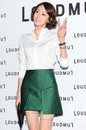 [JK포토]라우드무트 패션쇼 보러 온 이다희 '깜찍한 브이로~'