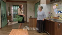 ‘오로라 공주’ 전소민 남심 사로잡는 올가을 데이트 룩!!!