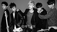 FT아일랜드, 새 음반 ‘더 무드’ 타이틀곡 ‘미치도록’으로 컴백! 느낌 충만 흑백 재킷