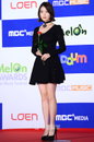 [JK포토]'장미꽃 든 블랙 여신' 아이유, 'MMA' 탑 10 수상 후 기분 최고