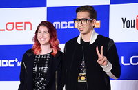 [JK포토]'MMA' 브래드, 버스커버스커 멤버가 아닌 미모의 아내와 왔어요~