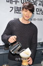 [JK포토]배우 이동욱, '바리스타 모습 잘 어울리죠?'